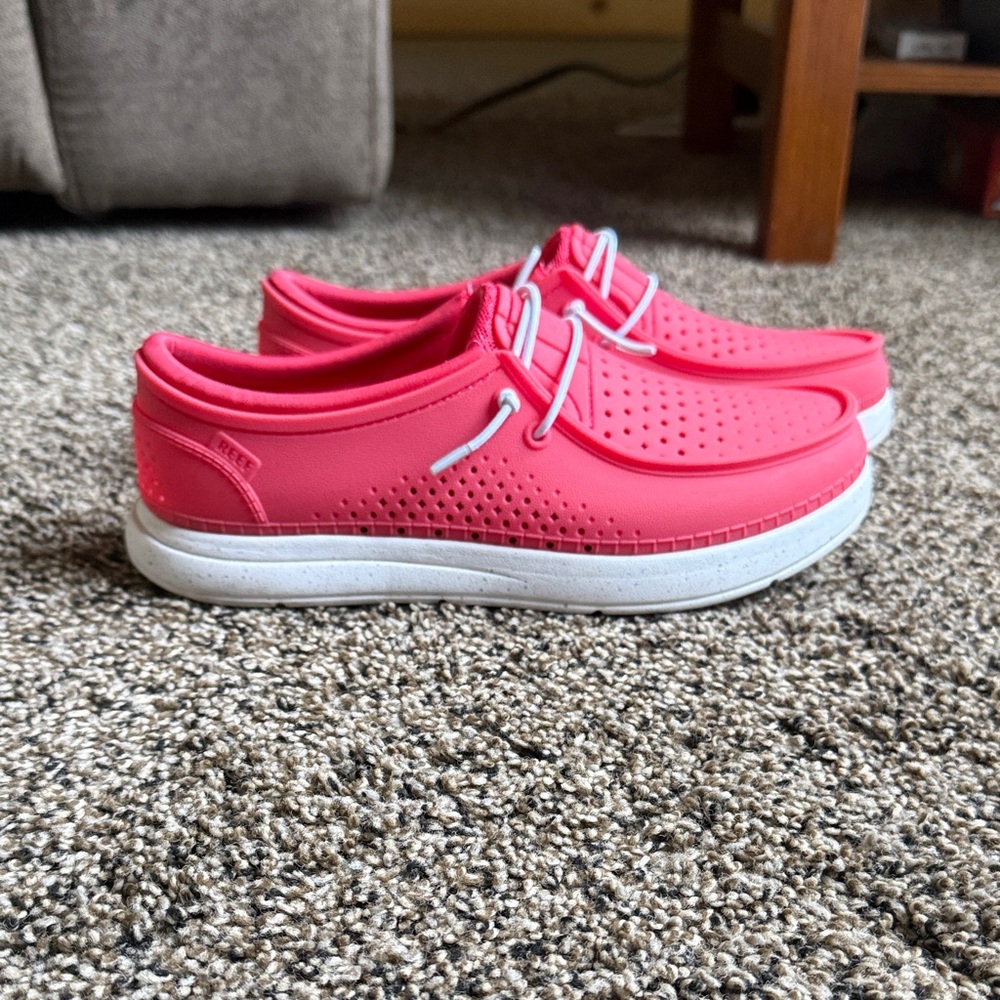 Reef women’s shoes